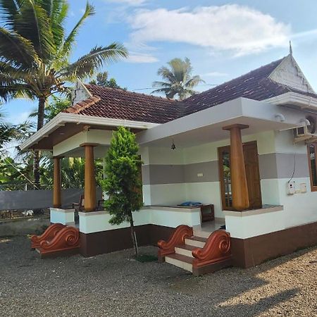 Alappuzha Punerjeni Homes מראה חיצוני תמונה