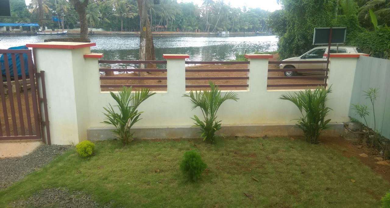 Alappuzha Punerjeni Homes מראה חיצוני תמונה