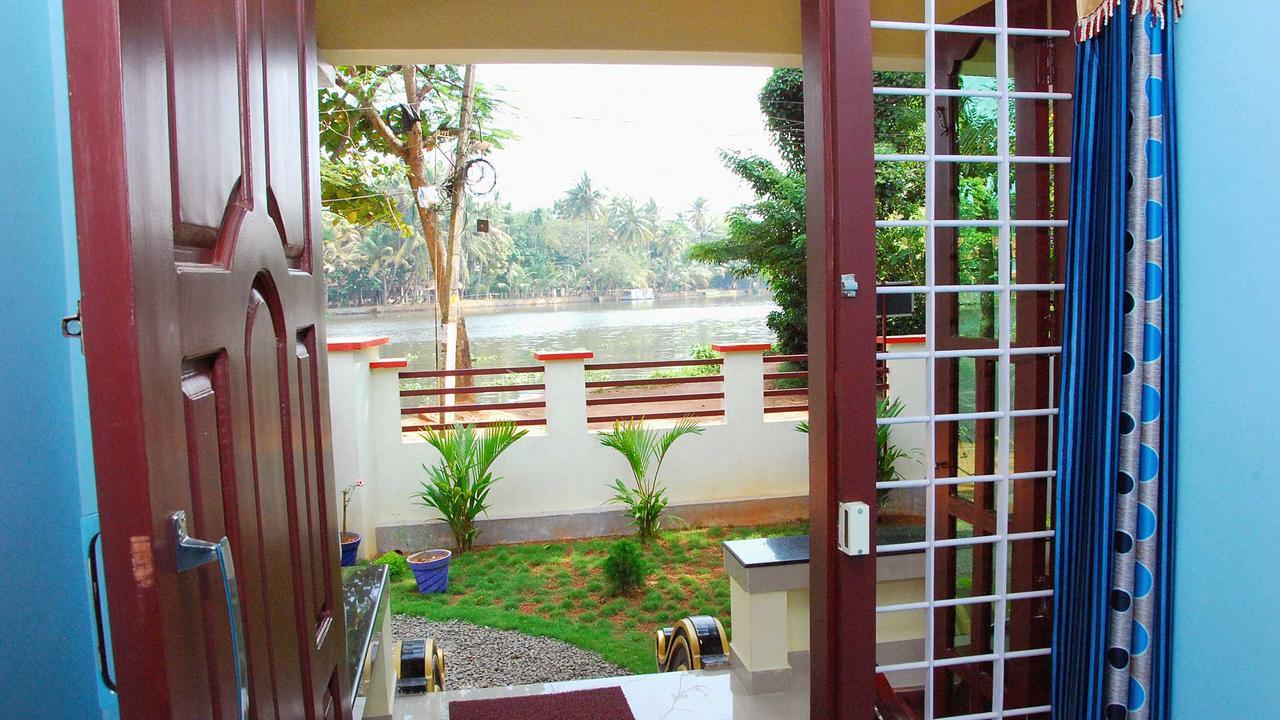 Alappuzha Punerjeni Homes מראה חיצוני תמונה