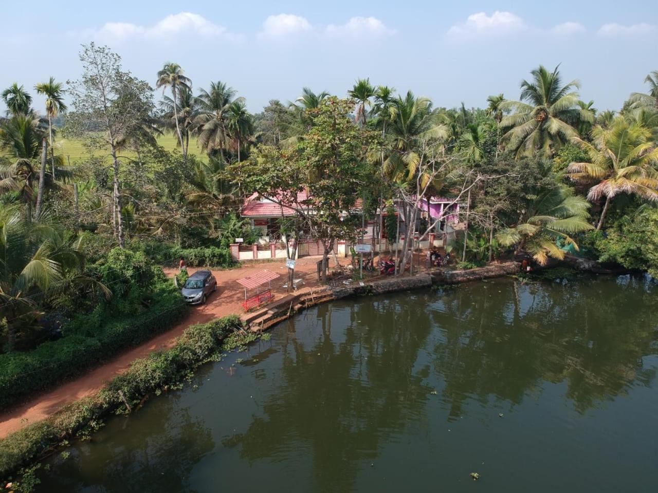 Alappuzha Punerjeni Homes מראה חיצוני תמונה