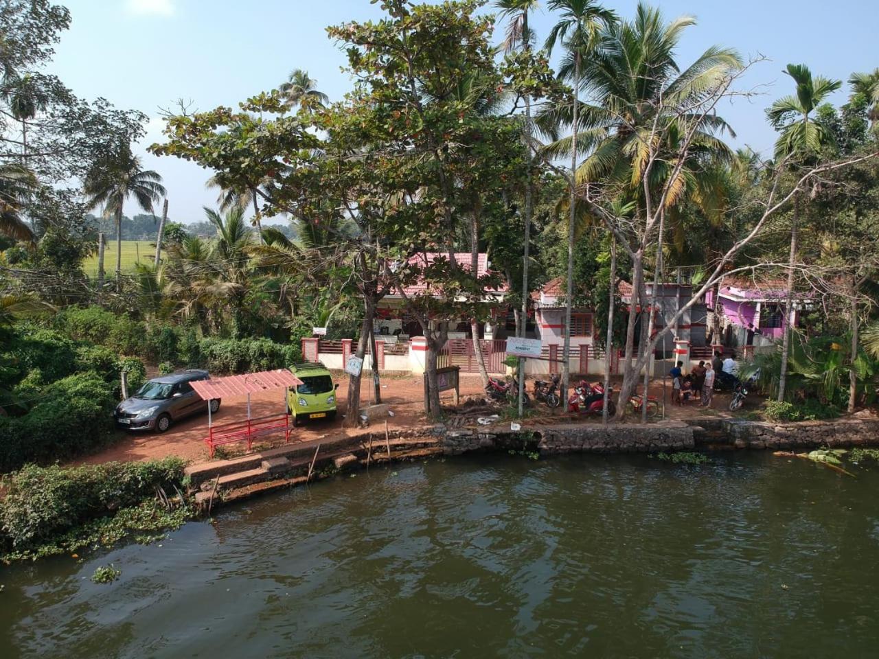 Alappuzha Punerjeni Homes מראה חיצוני תמונה